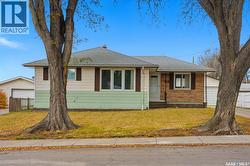 910 35th STREET W  Saskatoon, SK S7L 0Y3