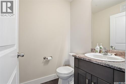 5 29 1St Avenue N, Martensville, SK - Indoor Photo Showing Bathroom