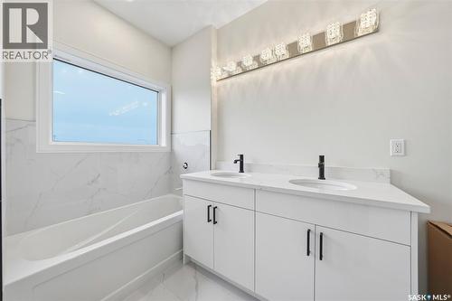 335 Sharma Crescent, Saskatoon, SK - Indoor Photo Showing Bathroom