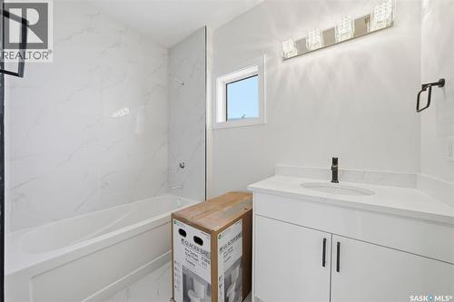 335 Sharma Crescent, Saskatoon, SK - Indoor Photo Showing Bathroom