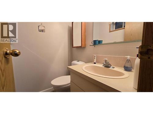 9517 62 Avenue, Osoyoos, BC - Indoor Photo Showing Bathroom