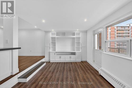 905 - 15 Elizabeth Street N, Mississauga, ON - Indoor Photo Showing Other Room