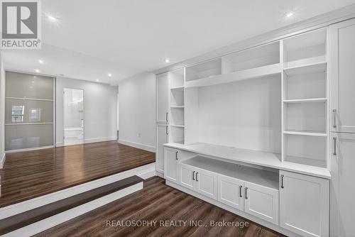 905 - 15 Elizabeth Street N, Mississauga, ON - Indoor