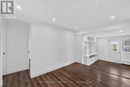 905 - 15 Elizabeth Street N, Mississauga, ON - Indoor Photo Showing Other Room