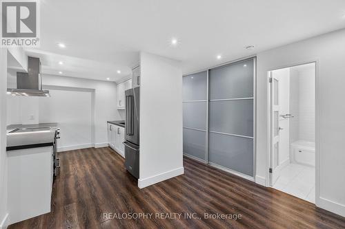 905 - 15 Elizabeth Street N, Mississauga, ON - Indoor