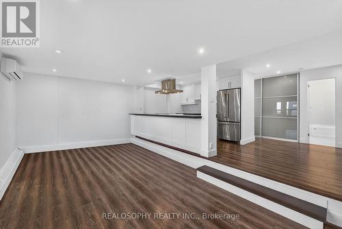 905 - 15 Elizabeth Street N, Mississauga, ON - Indoor Photo Showing Other Room