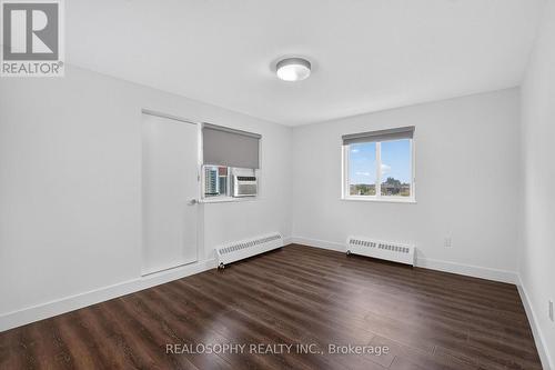 905 - 15 Elizabeth Street N, Mississauga, ON - Indoor Photo Showing Other Room