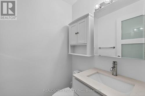 905 - 15 Elizabeth Street N, Mississauga, ON - Indoor Photo Showing Bathroom