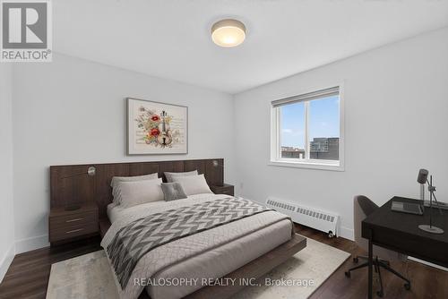 905 - 15 Elizabeth Street N, Mississauga, ON - Indoor Photo Showing Bedroom