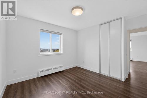 905 - 15 Elizabeth Street N, Mississauga, ON - Indoor Photo Showing Other Room