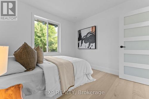 686 Wickens Avenue, Burlington, ON - Indoor Photo Showing Bedroom