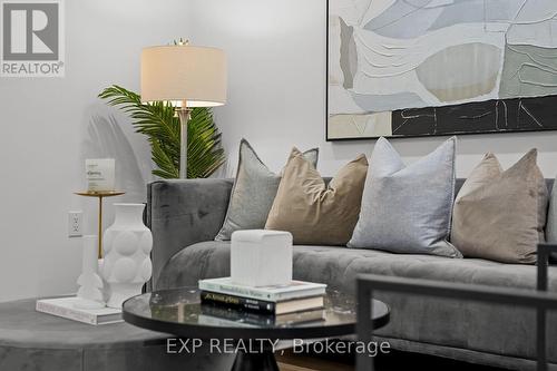 686 Wickens Avenue, Burlington, ON - Indoor