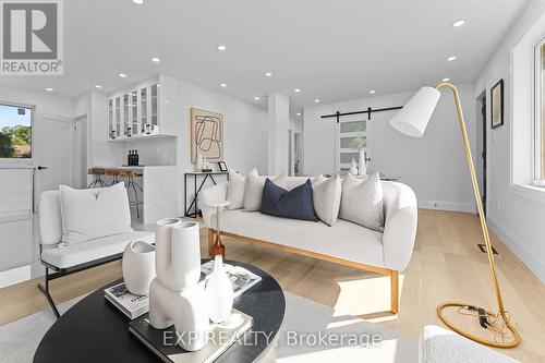 686 Wickens Avenue, Burlington, ON - Indoor