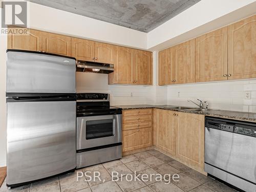 202 - 22 Wellesley Street E, Toronto, ON - Indoor Photo Showing Kitchen
