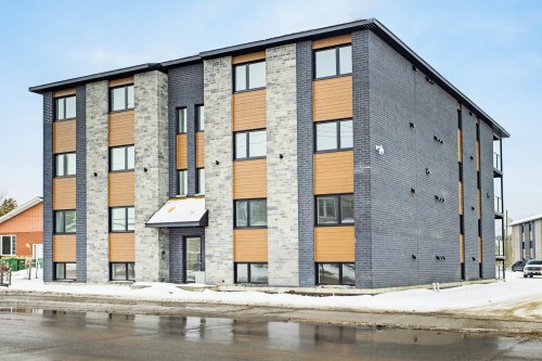 Façade - 11-121 Rue Principale, Lachute, QC - Outdoor