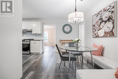 1094 Eastmount Avenue, Mississauga, ON - Indoor Photo Showing Dining Room