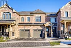 42 HARTNEY DRIVE  Richmond Hill, ON L4S 0J8