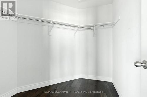 43 Riesling Court, Hamilton, ON - Indoor With Storage