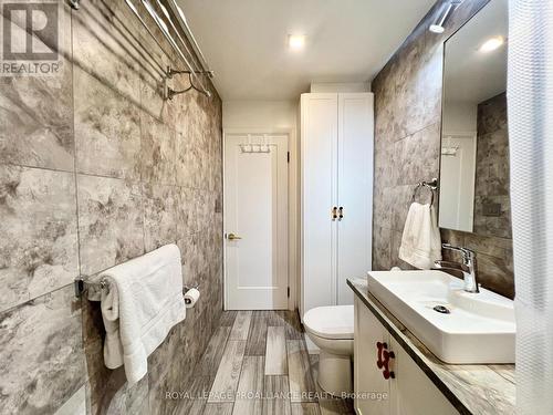 178 Burnham Street, Belleville (Belleville Ward), ON - Indoor Photo Showing Bathroom