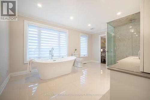 6015 Church'S Lane, Niagara Falls, ON - Indoor Photo Showing Bathroom