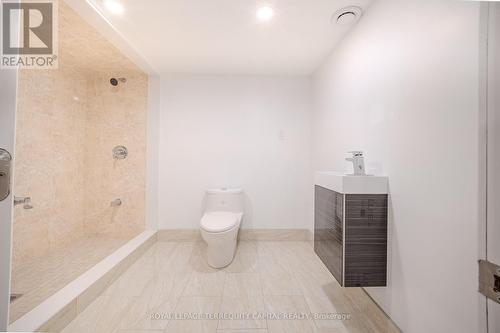 6015 Church'S Lane, Niagara Falls, ON - Indoor Photo Showing Bathroom