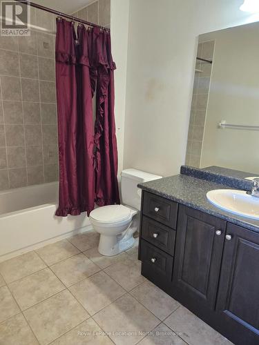 2 Loggers Gate Gate, Wasaga Beach, ON - Indoor Photo Showing Bathroom