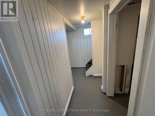 3512 Dunrobin Road, Ottawa, ON - Indoor