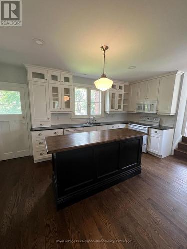 642 Bolivar Street, Peterborough (Monaghan Ward 2), ON - Indoor Photo Showing Kitchen