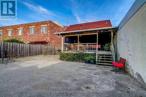 881 Lakeshore Road E, Mississauga, ON 