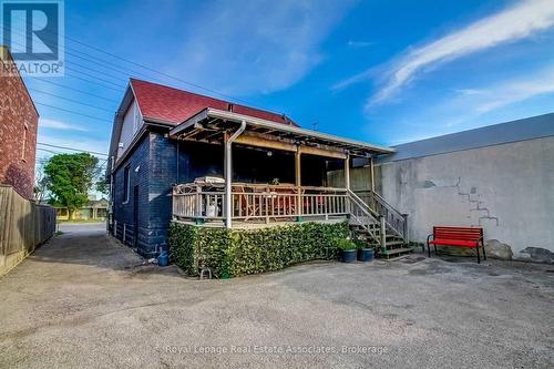 881 Lakeshore Road E, Mississauga, ON 