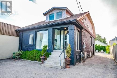 881 Lakeshore Road E, Mississauga, ON 