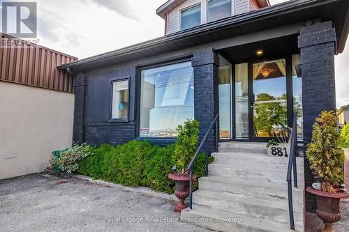 881 Lakeshore Road E, Mississauga, ON 