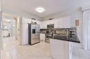 3485 Mcdowell Drive, Mississauga, ON  - Indoor Photo Showing Kitchen 