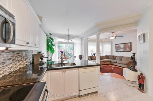 3485 Mcdowell Drive, Mississauga, ON - Indoor Photo Showing Kitchen With Double Sink
