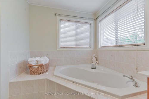 3485 Mcdowell Drive, Mississauga, ON - Indoor Photo Showing Bathroom