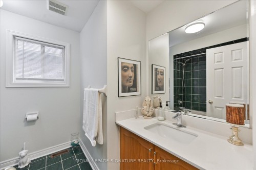 3485 Mcdowell Drive, Mississauga, ON - Indoor Photo Showing Bathroom