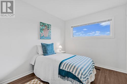 559 East 27Th Street, Hamilton, ON - Indoor Photo Showing Bedroom
