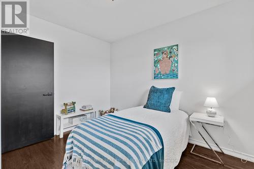 559 East 27Th Street, Hamilton, ON - Indoor Photo Showing Bedroom