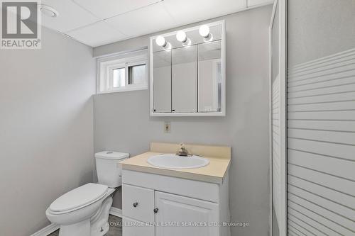 559 East 27Th Street, Hamilton, ON - Indoor Photo Showing Bathroom