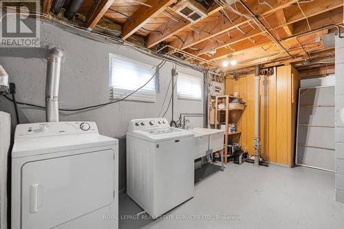 559 East 27Th Street, Hamilton, ON - Indoor Photo Showing Laundry Room