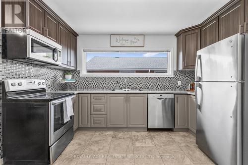559 East 27Th Street, Hamilton, ON - Indoor Photo Showing Kitchen