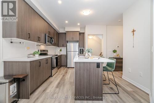 3 - 40 Zinfandel Drive, Hamilton, ON - Indoor Photo Showing Kitchen With Upgraded Kitchen