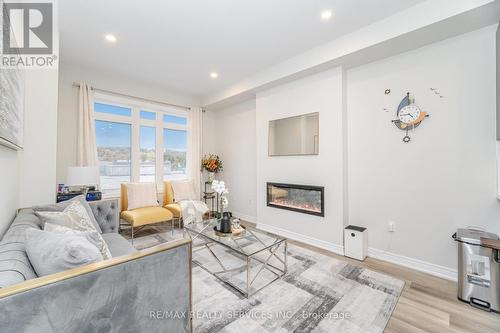 3 - 40 Zinfandel Drive, Hamilton, ON - Indoor Photo Showing Living Room With Fireplace