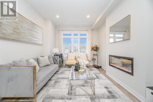 3 - 40 Zinfandel Drive, Hamilton, ON - Indoor Photo Showing Living Room With Fireplace