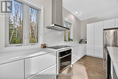 2 Seguin Crescent, Tiny, ON - Indoor Photo Showing Kitchen