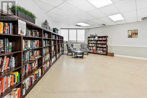 704 - 20 Baif Boulevard, Richmond Hill, ON - Indoor