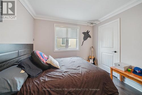 254 Meadowhawk Trail, Bradford West Gwillimbury, ON - Indoor Photo Showing Bedroom