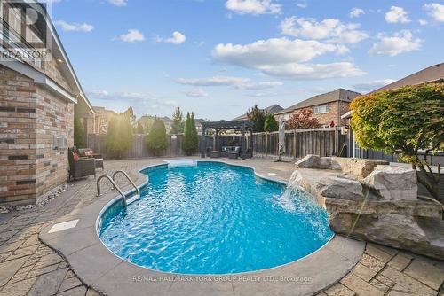 254 Meadowhawk Trail, Bradford West Gwillimbury, ON - Outdoor With In Ground Pool