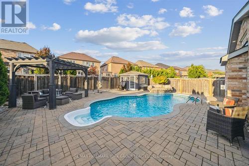 254 Meadowhawk Trail, Bradford West Gwillimbury, ON - Outdoor With In Ground Pool With Backyard