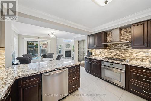 254 Meadowhawk Trail, Bradford West Gwillimbury, ON - Indoor Photo Showing Kitchen With Upgraded Kitchen